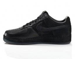 Jay-Z for Nike Air Force 1 - All Black Everything collection - (...)